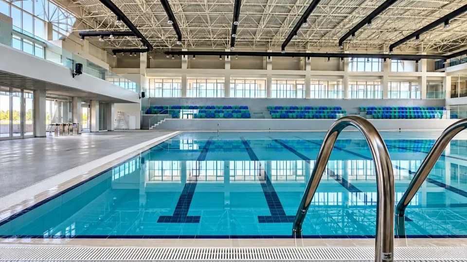 Competition lanes and seating